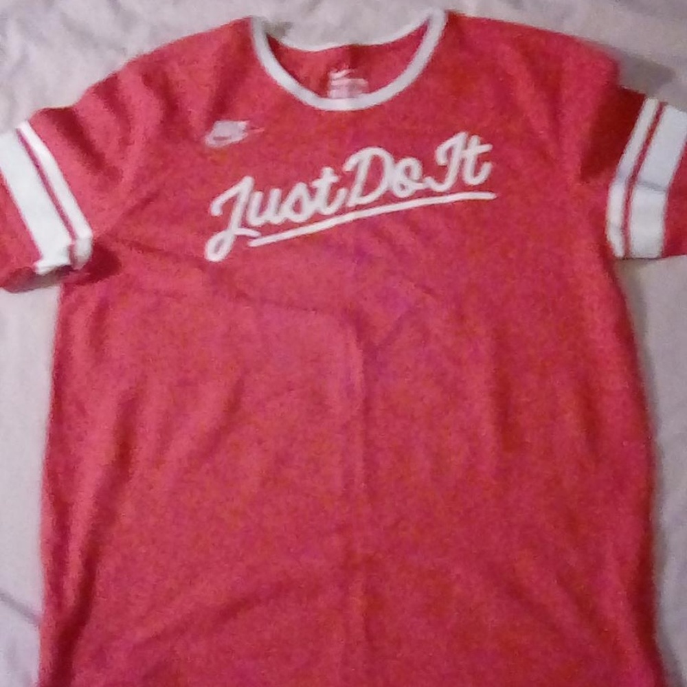 NIKE TEE